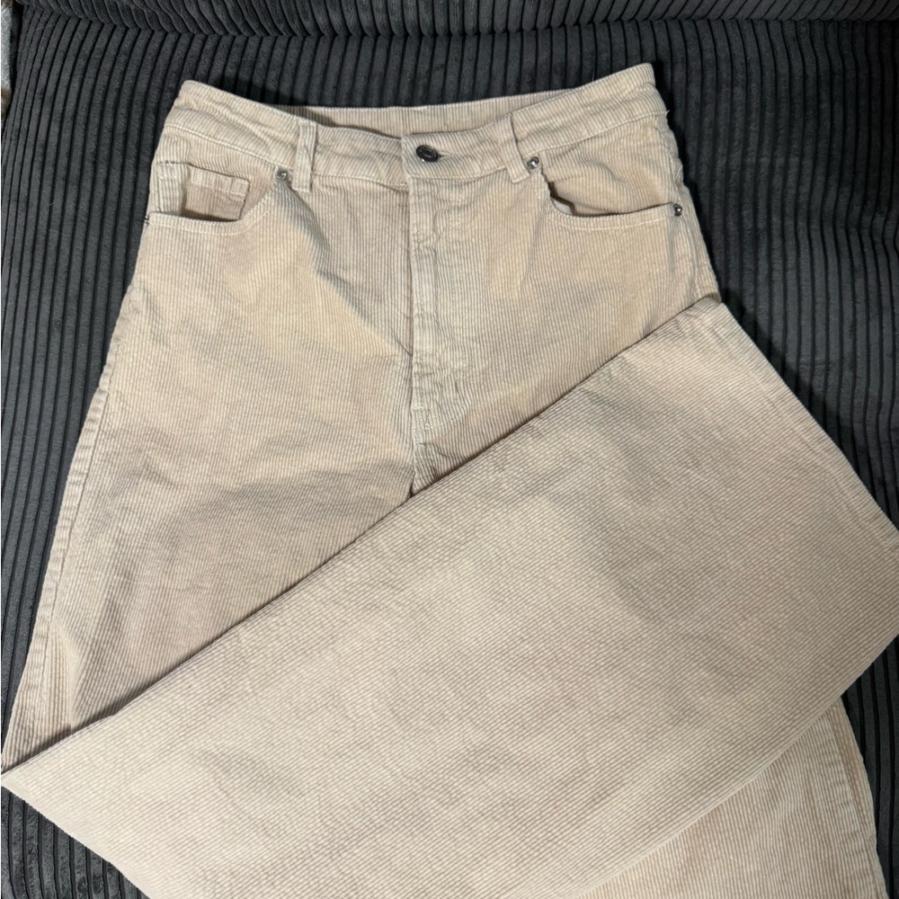 H&M Women's Beige Straight Leg Jeans